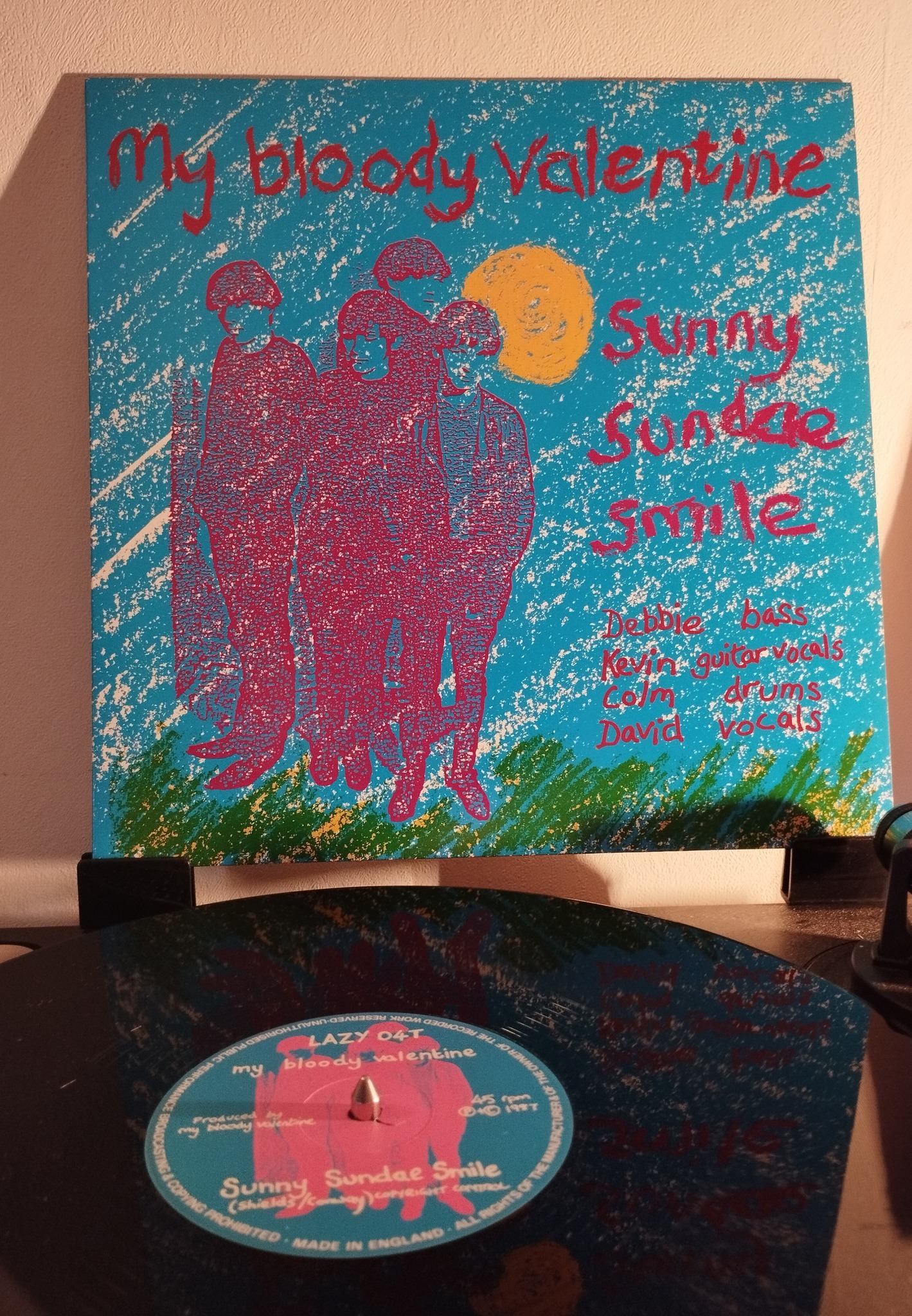 My Bloody Valentine – Sunny Sundae Smile (1987). Early MBV single