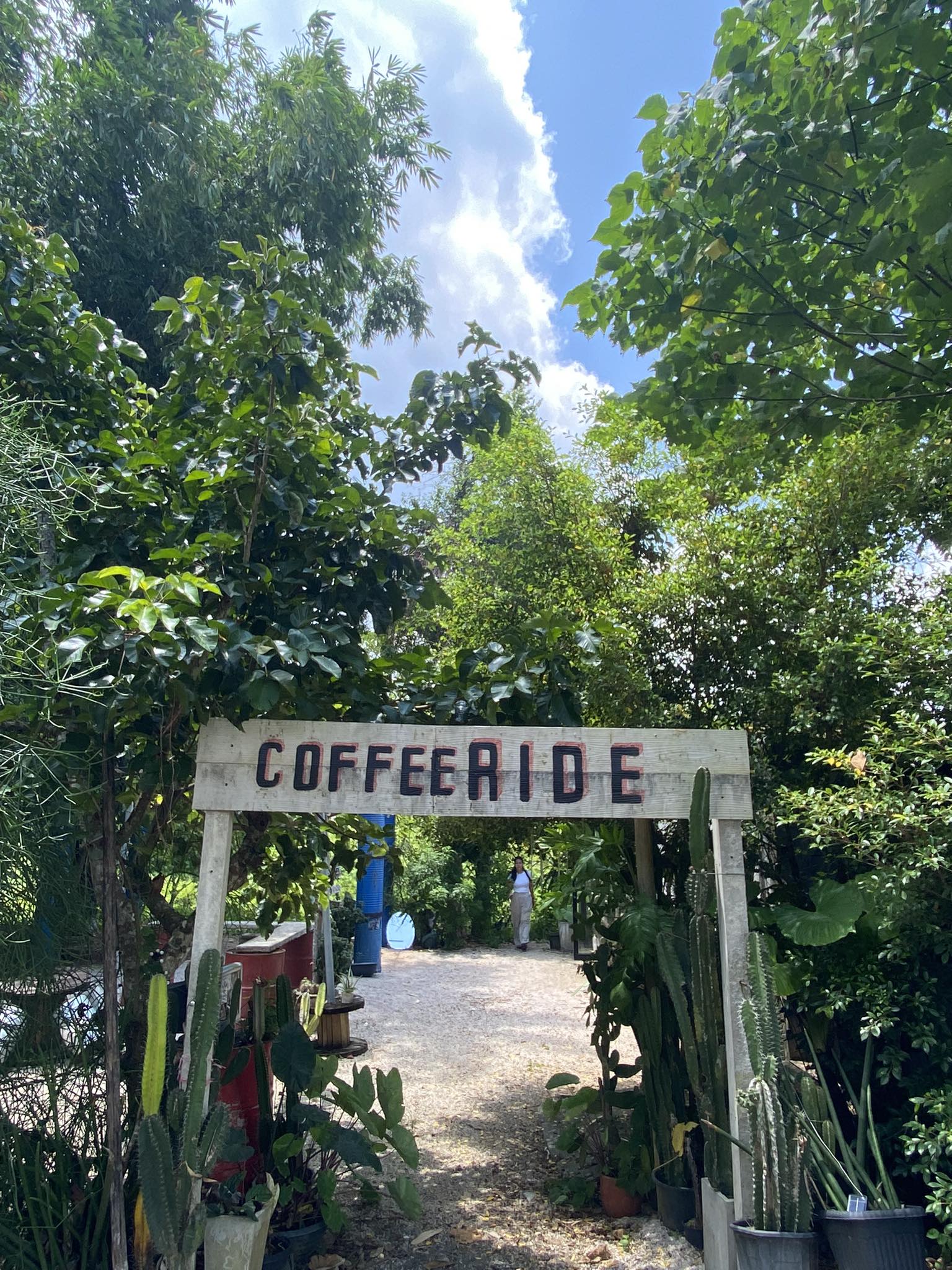 Coffeeride - Turn the lights on 💡🤙🏼 ...and almost all of us have ...