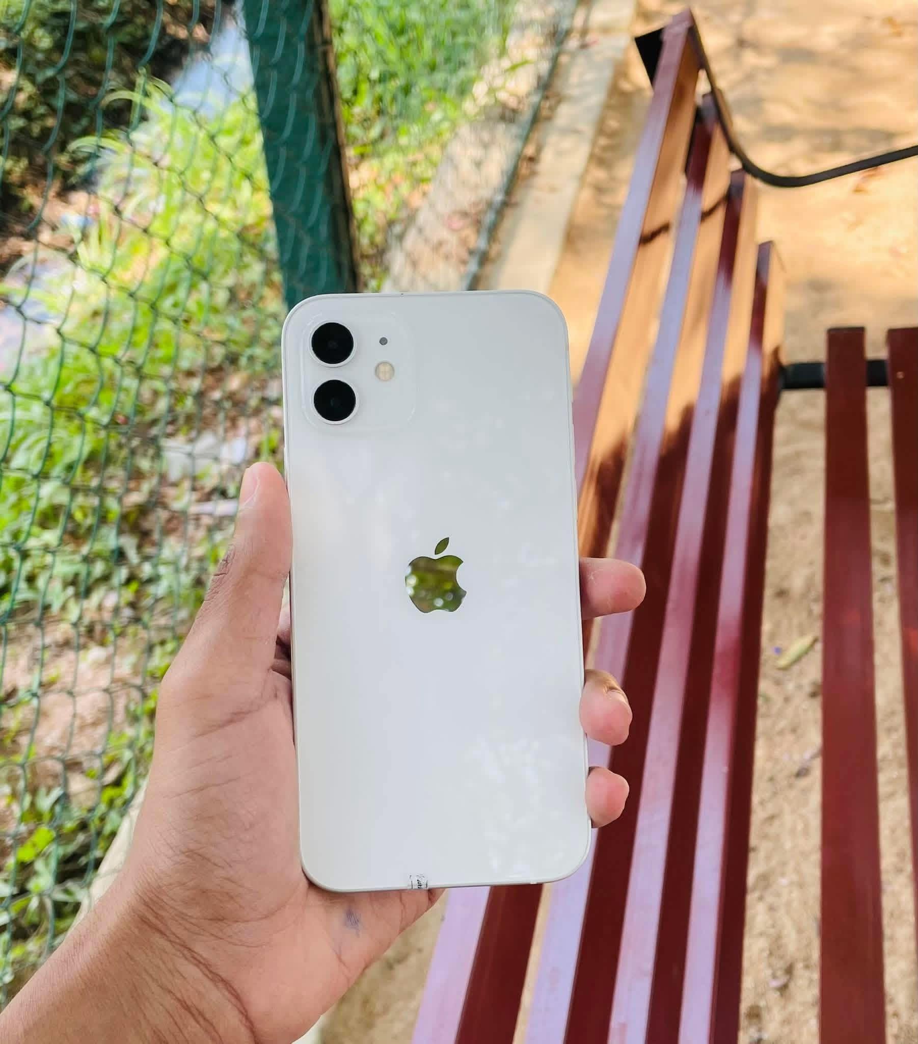iPhone 12 (5G) ??