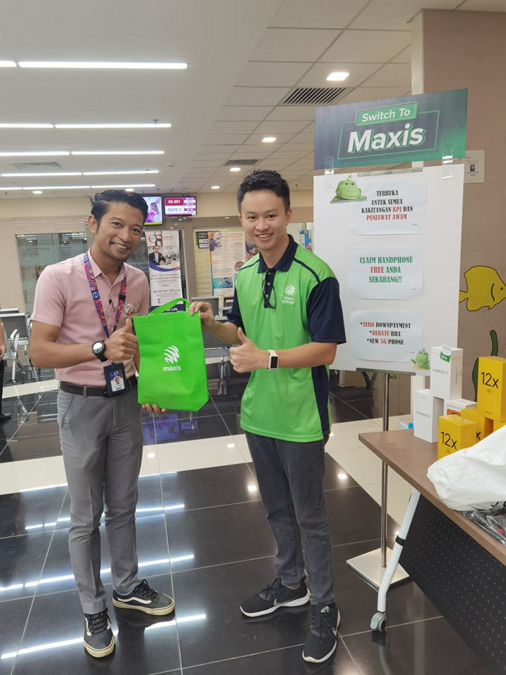 Maxis Lotus’s Parit Raja - Superior Mobile Sdn Bhd