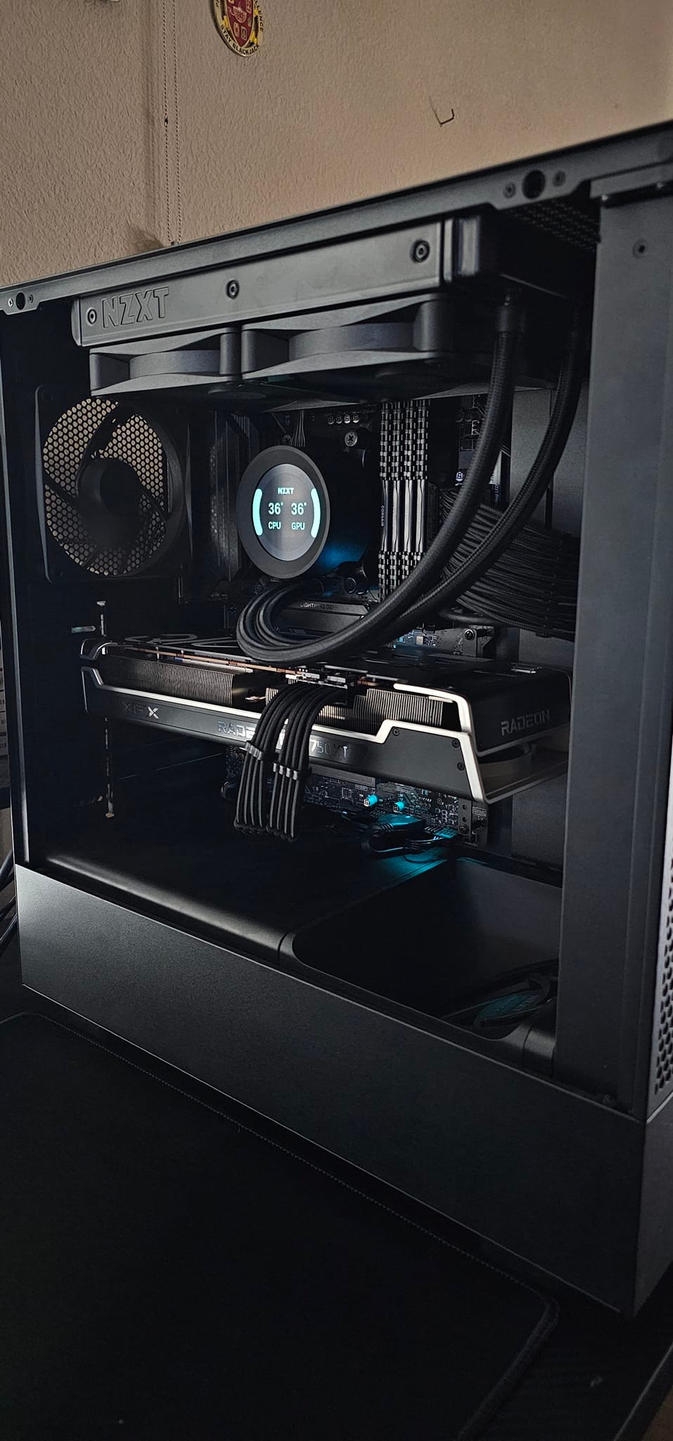 Ryzen 5 5600x and Radeon RX 6800 XT gaming PC setup
