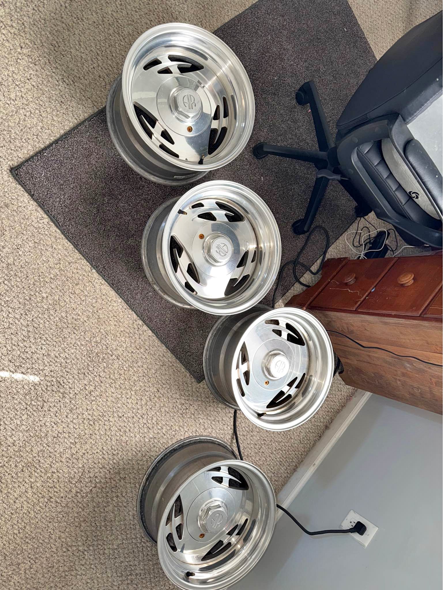 15x8