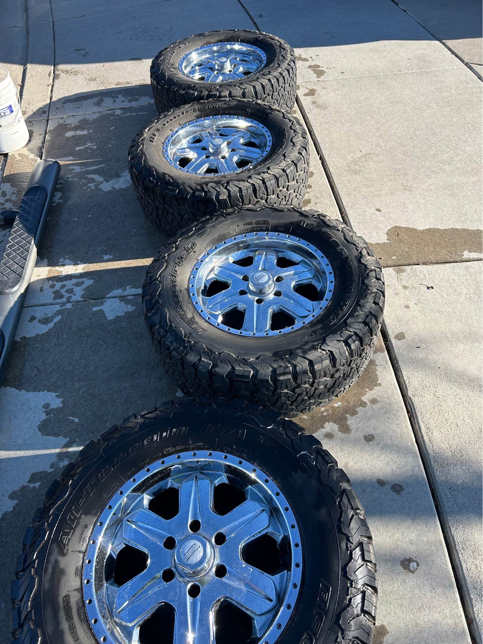 4 tires 305/60/18 american racjng wheels - Car Wheels, Tires & Parts