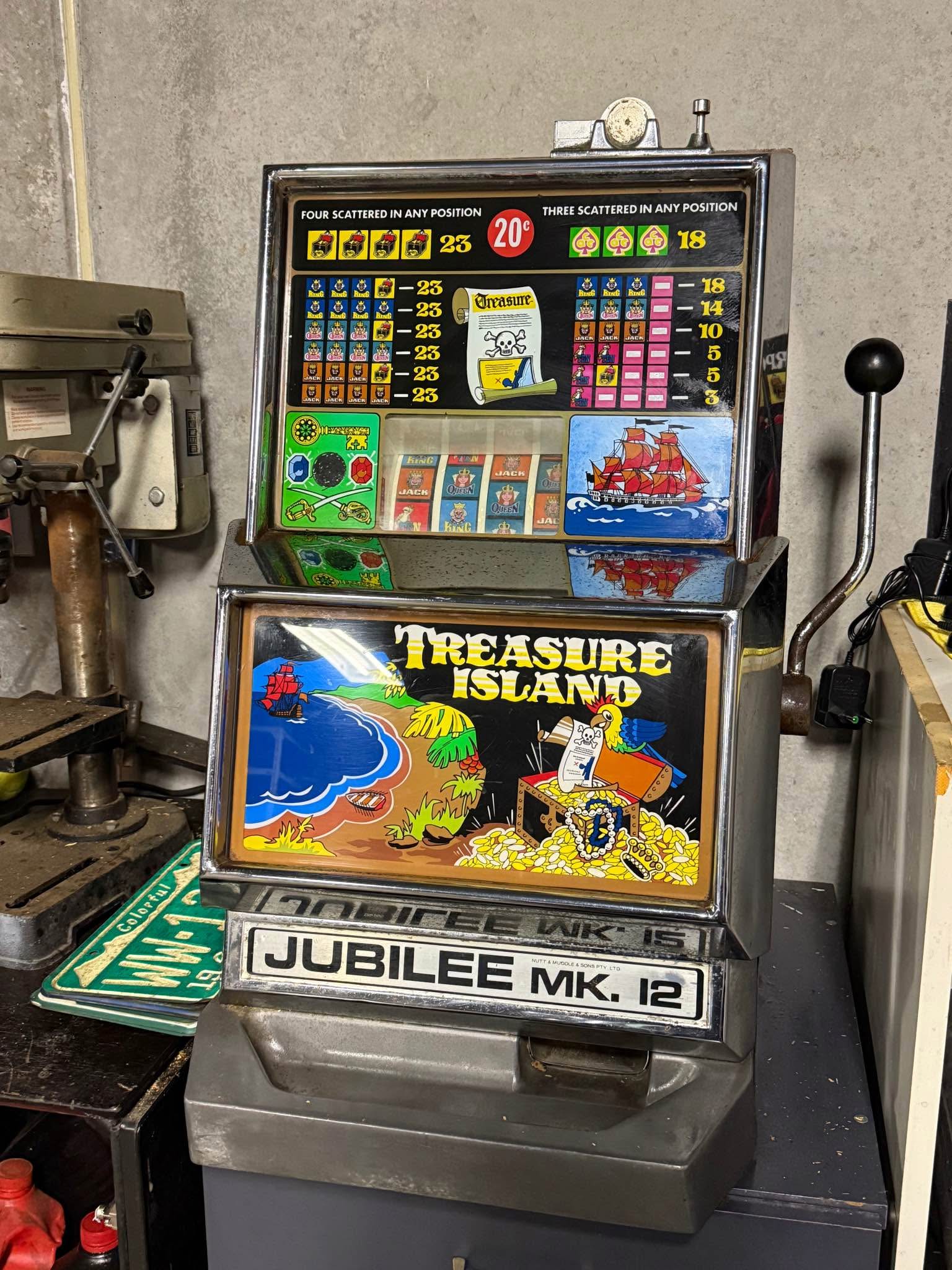 Vintage Pokie Machine - mancave - Slot Machines - Sydney, Australia ...