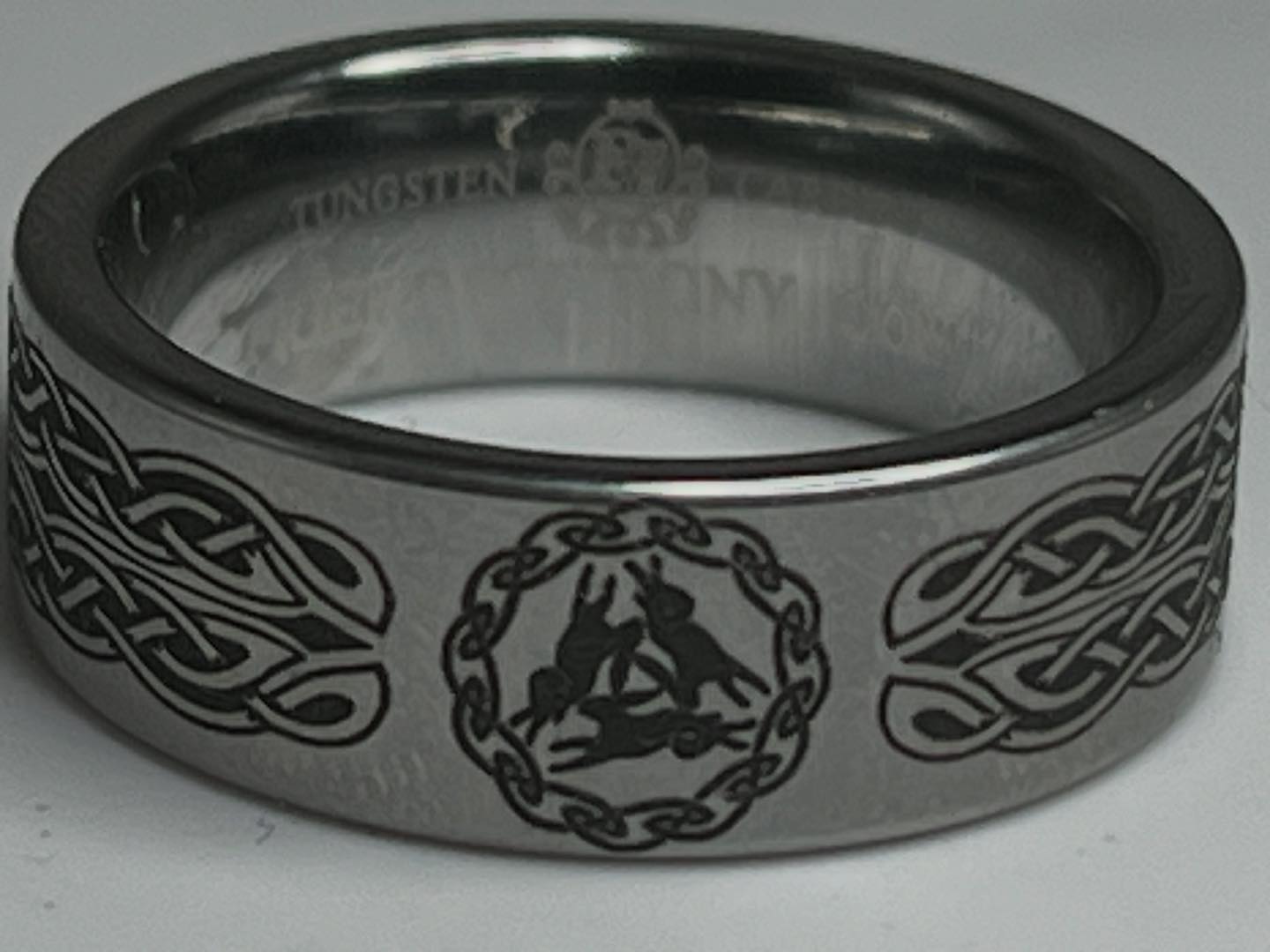 Friends Of Irony Tungsten Carbide Gryphon Ring - 8mm Wedding Band For Men & Women, Scratch Resistant