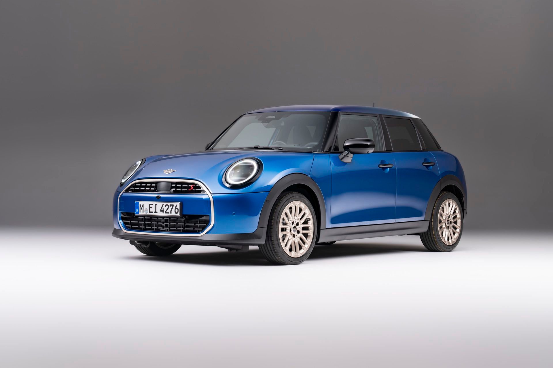 New Mini Cooper 5-door dimensions and size comparison