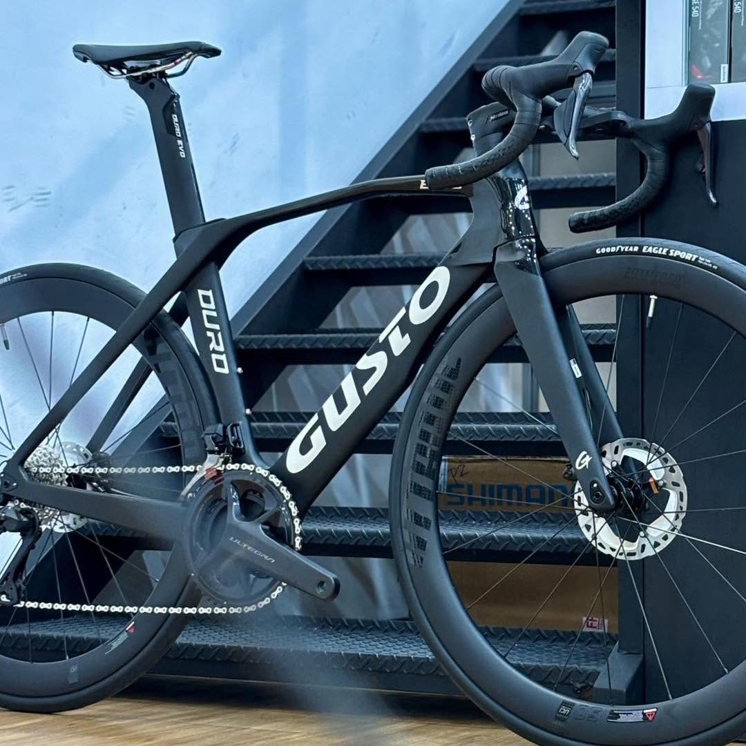 Gusto - Duro EVO is built for speed, style, and pure performance. Sleek ...