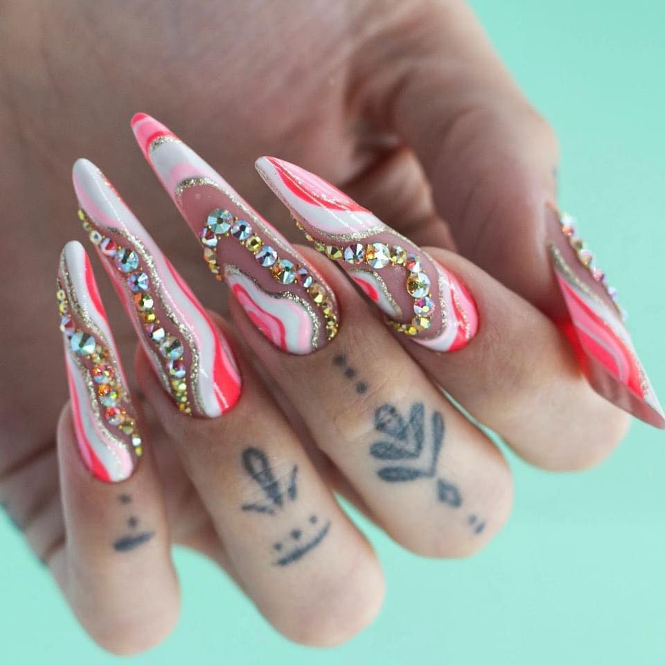 Réalisez une manucure de salon à la maison facilement ? 🤔💅 C’est ...
