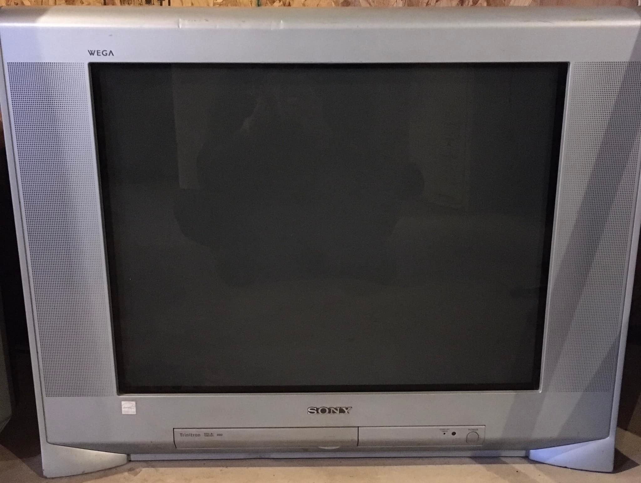 CRT TV collection with Sony, RCA, Toshiba, and Philips models