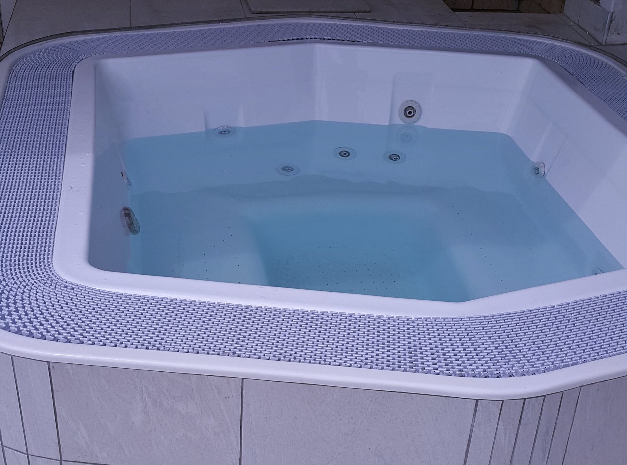 The Nevada Rimflow/Flushdeck... - Scandi - Steam, Spa, Sauna