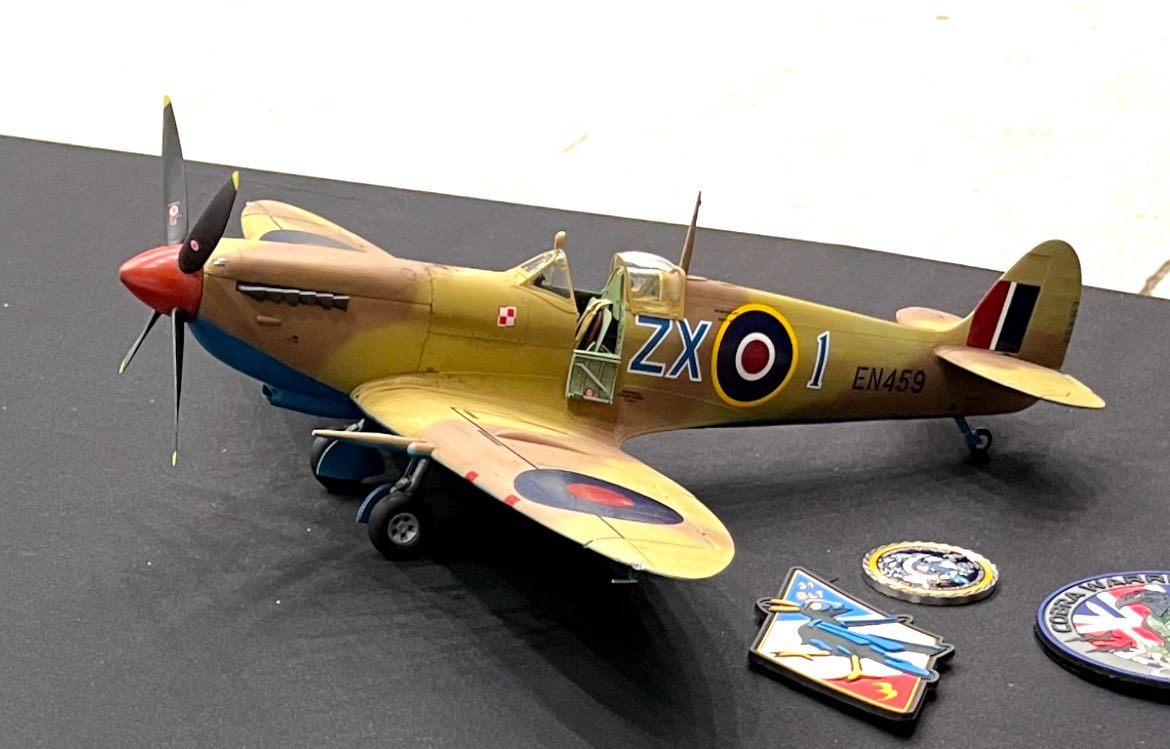 🛠️ IMPROVISED WORKSHOP – Polish Spitfire in Tunisia, April 1943