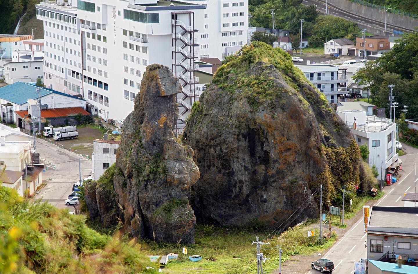 🎌 ¿Sabías que en Japón existe una roca... - Japón Alternativo