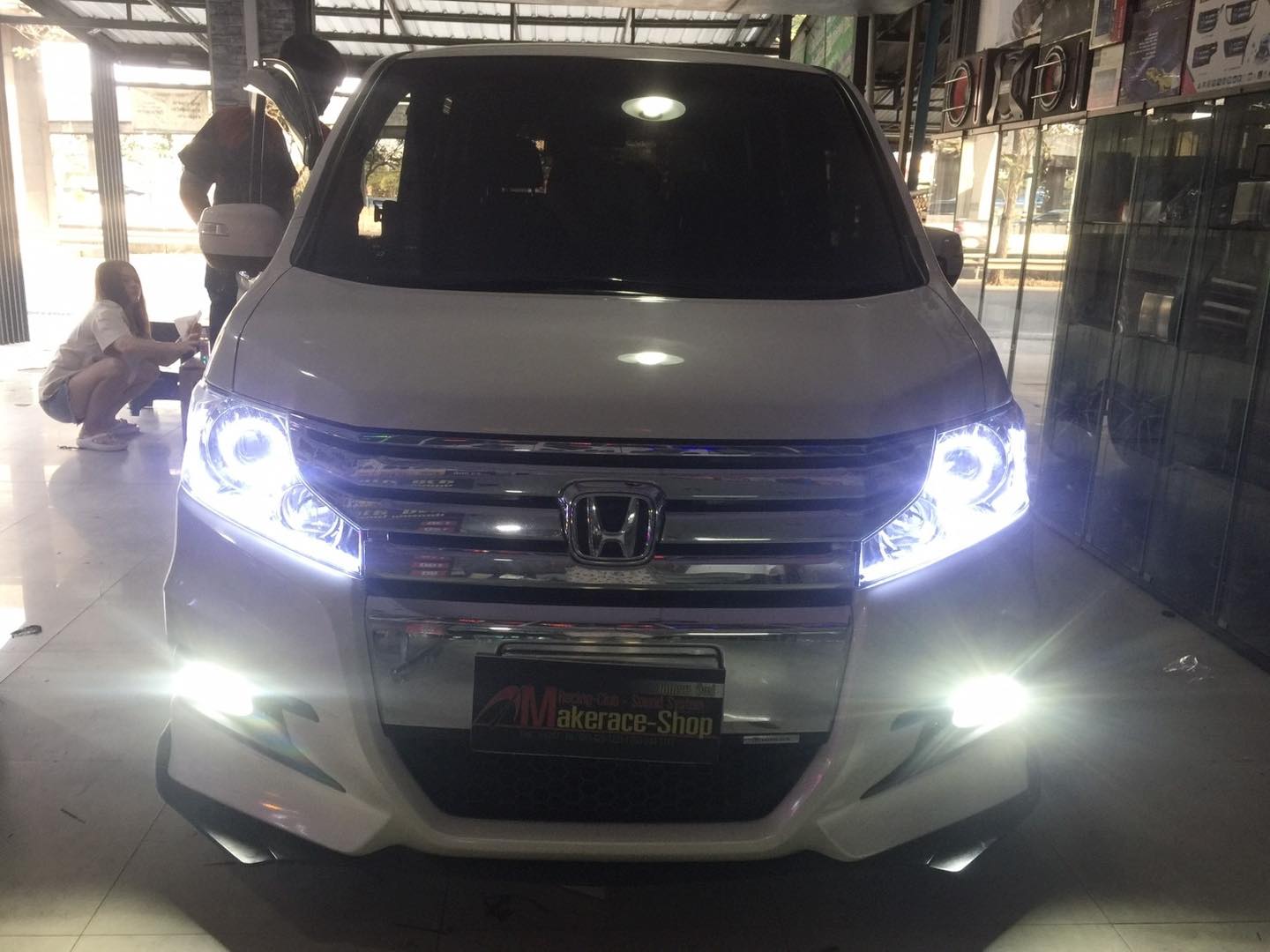 🚗 Honda Step Wagon Spada 🚗 🎗️ติดตั้ง Projector Bi-Led Premium Lens 🎗️ ...
