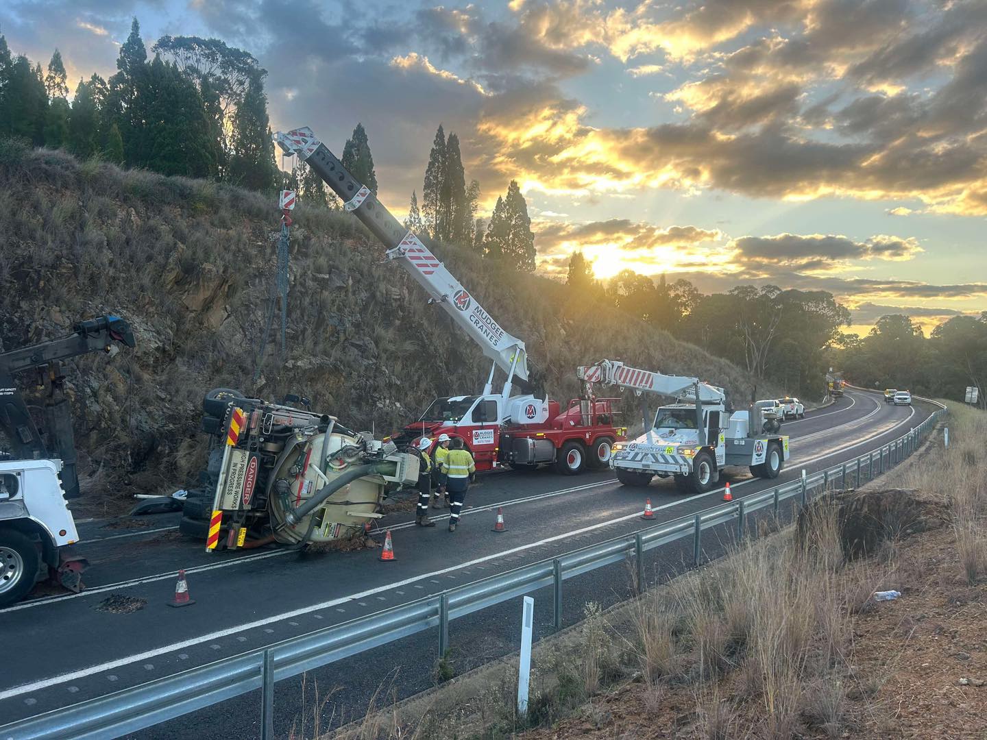 NSW RFS - Mudgee... - NSW RFS - Mudgee Headquarters Brigade
