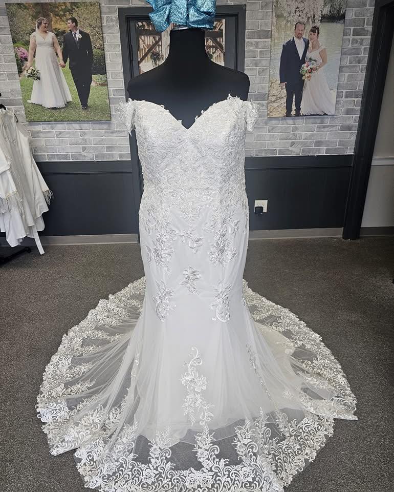white dress of lexington First Communion and effortlessly polished Lexington Lace Midi Dress -