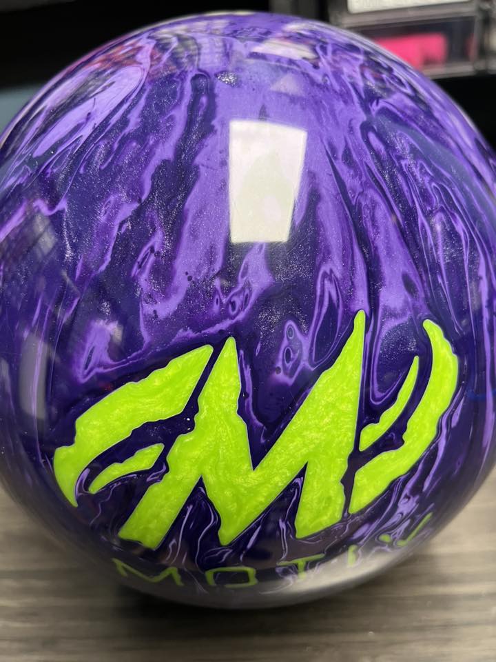 Motiv Paranoia bowling ball for sale