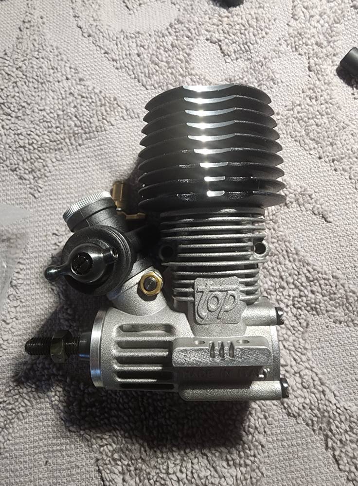 ノバロッシ SX21エンジン This is a Novarossi TOP blackhead 21 turbo