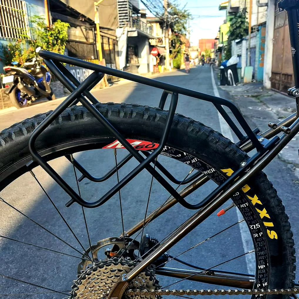 Rack en Roll - Trek style rear rack in black. #rackenrollph