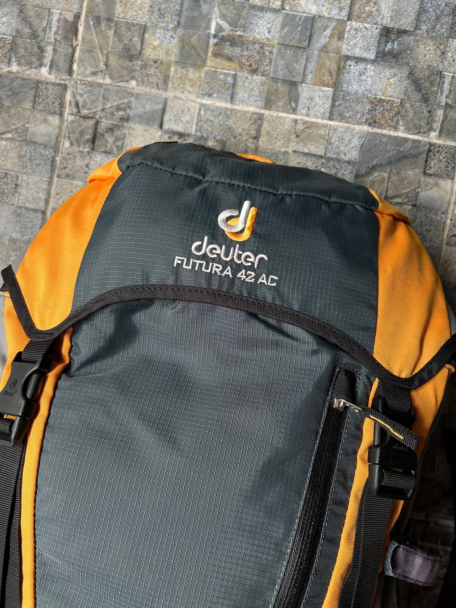 Deuter Futura 42 AC hiking backpack bnew condition gagamitin 