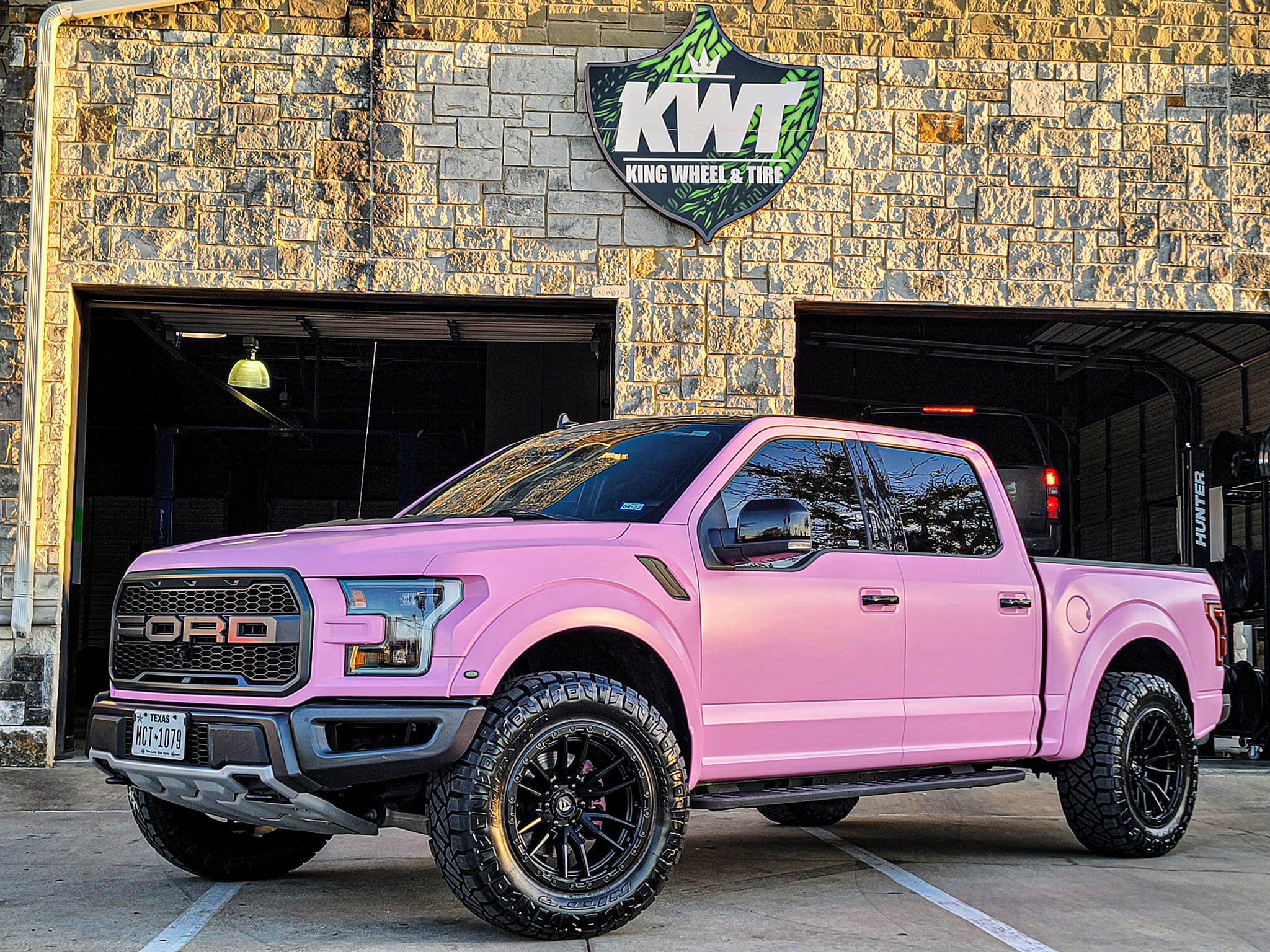 Ford Raptor Pink