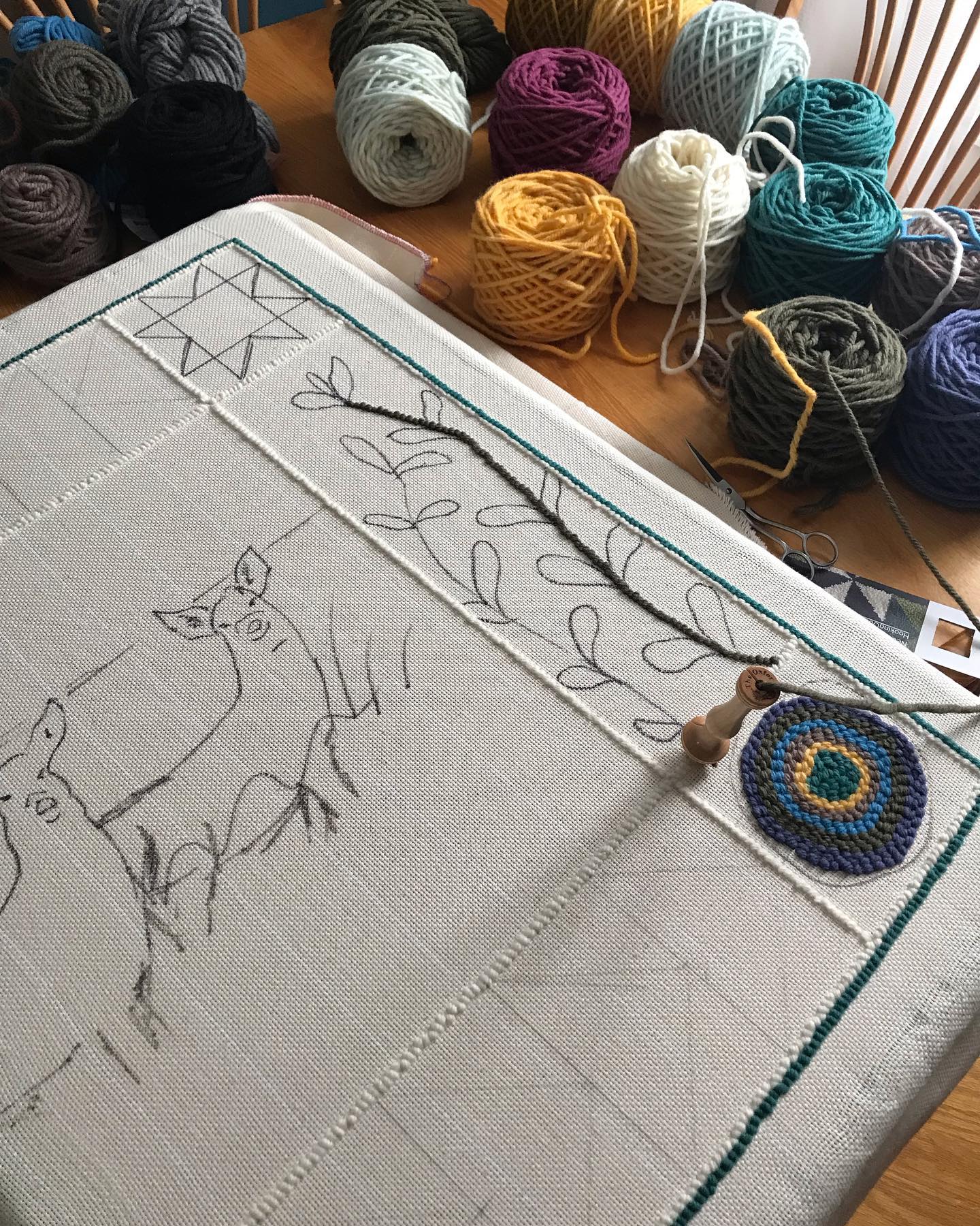 Creating a magic carpet with Oxford 10 fine rug hooking