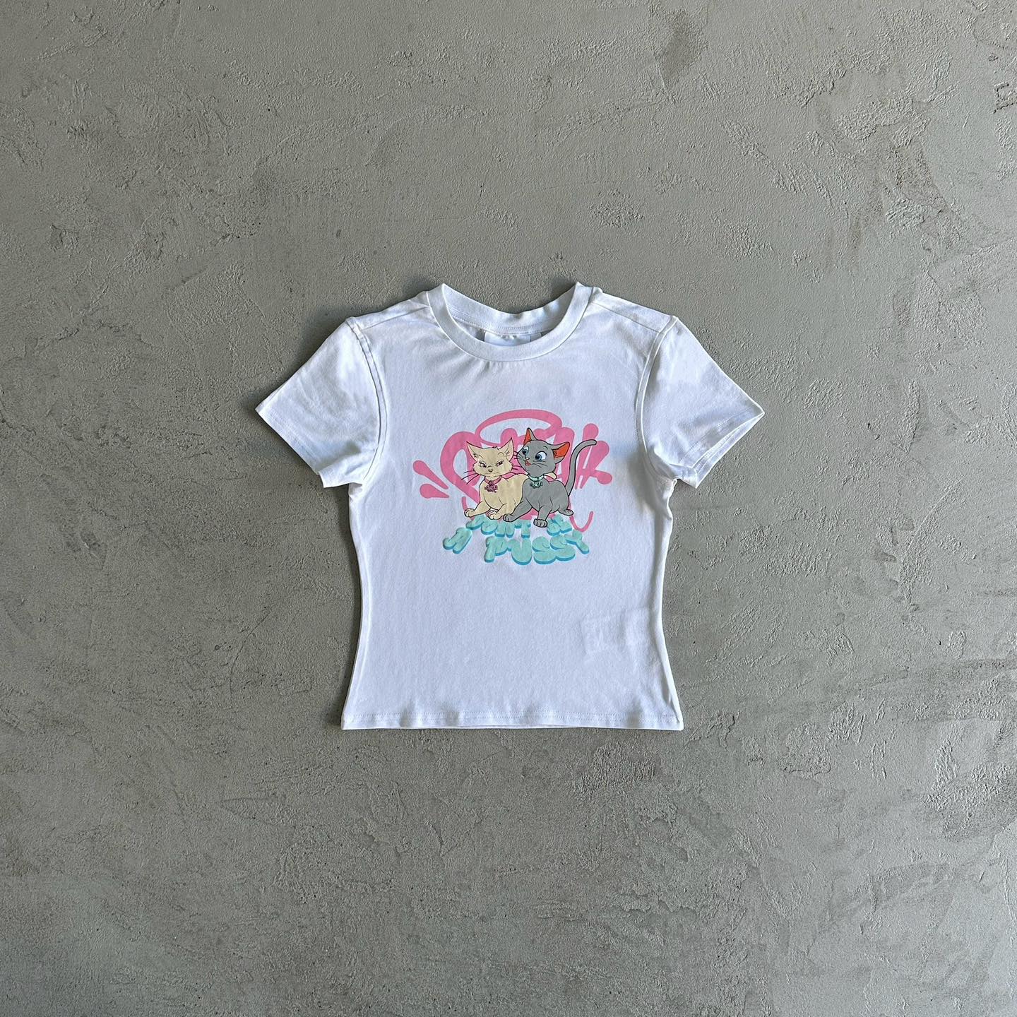 Synaworld SYNA “TRAP STILL RUNNIN” TEE - WHITE SIZE : XS-XXL 