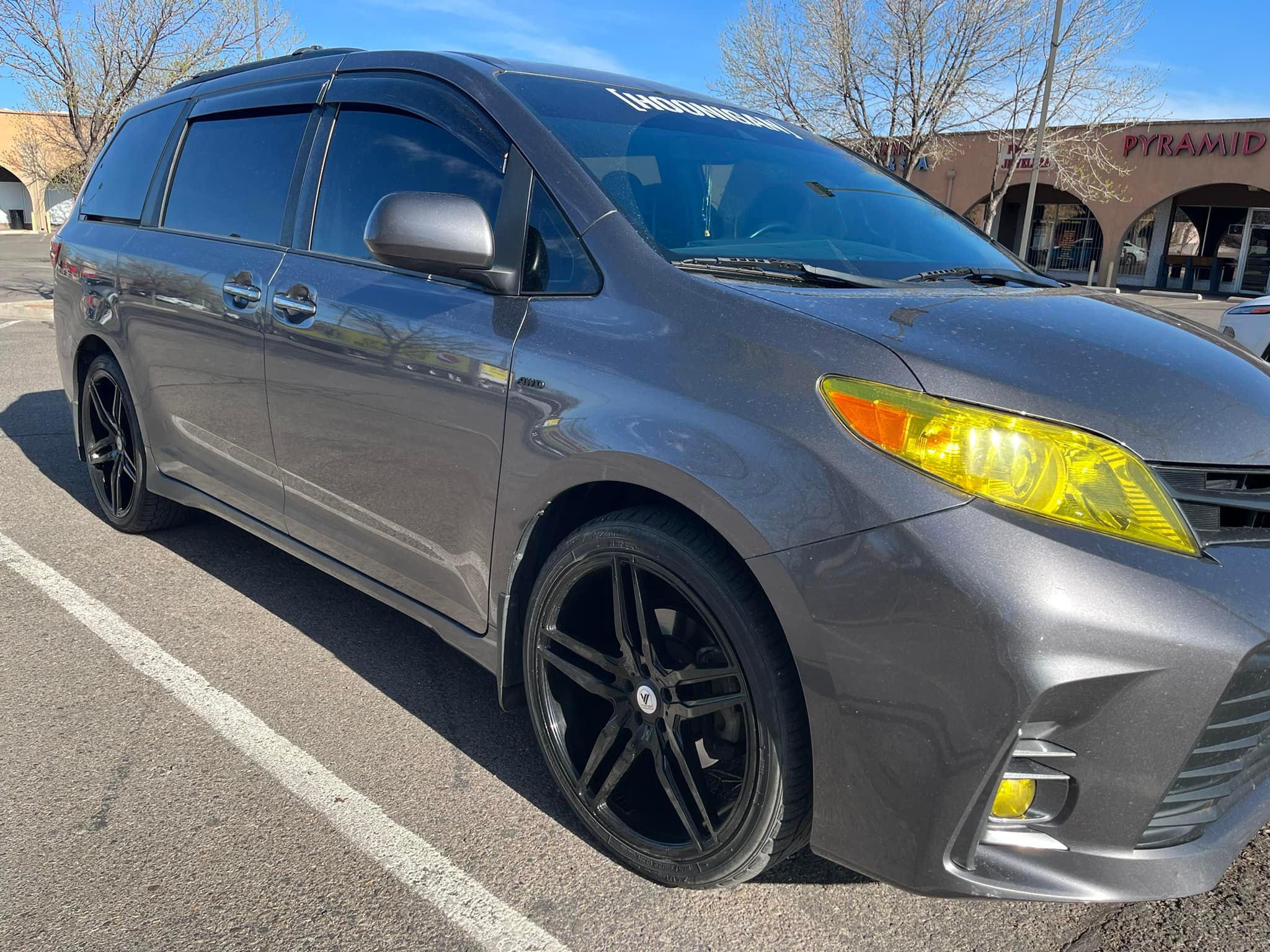 Asanti Black Label 22s installed on 2019 Sienna