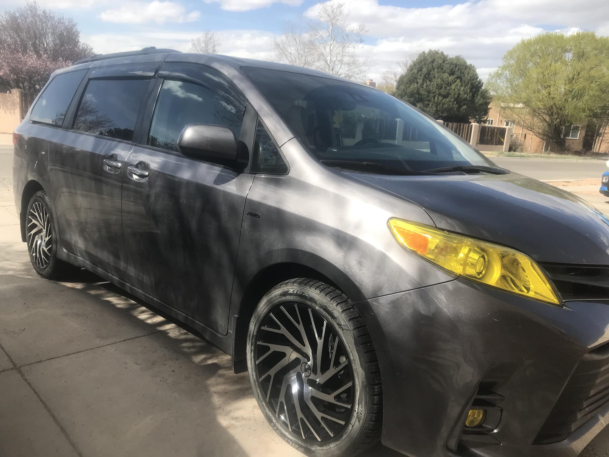 Asanti Black Label 22s installed on 2019 Sienna