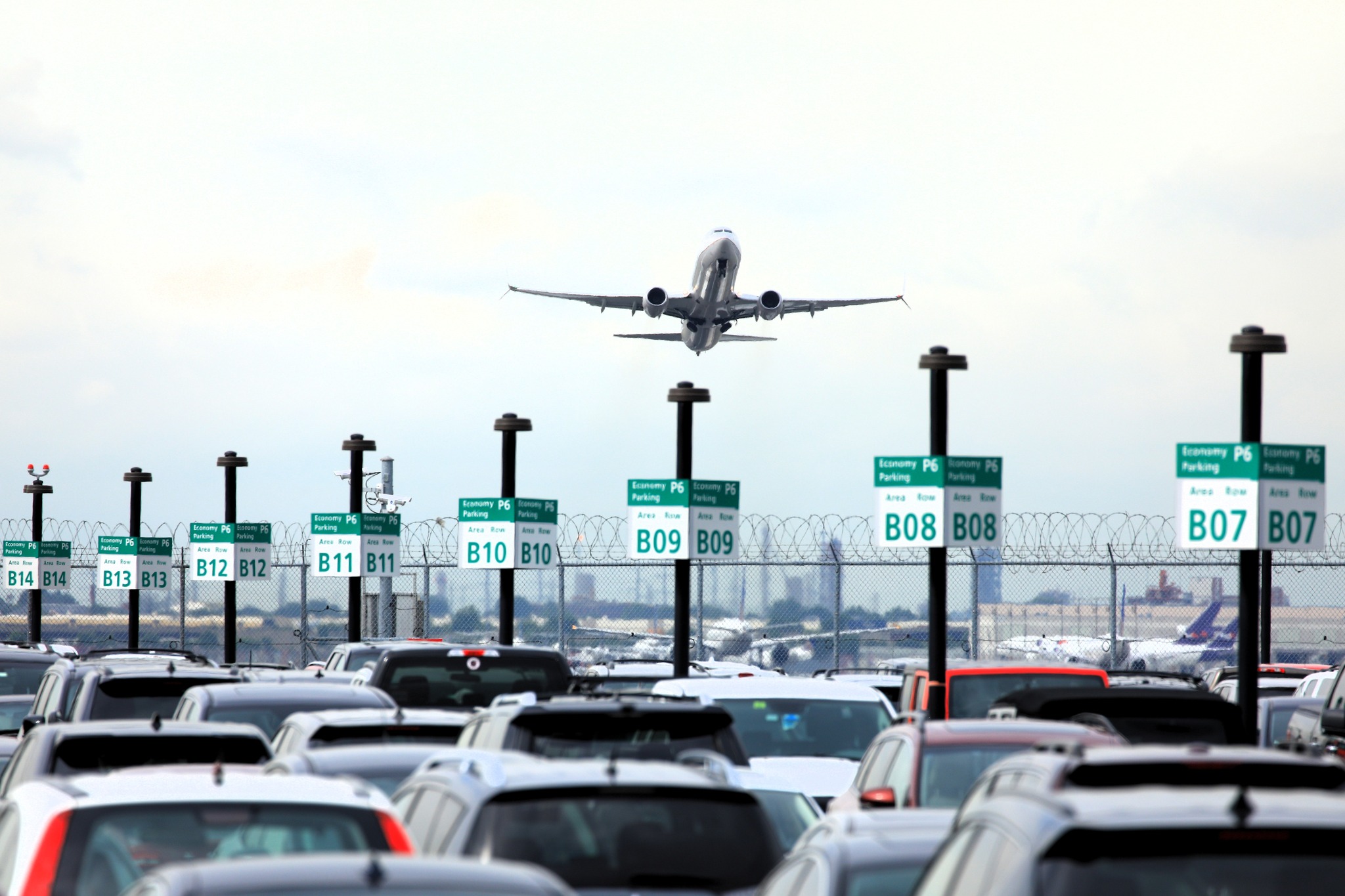 Newark - Parking at Newark Liberty International Airport - EWR? 1. Lock ...