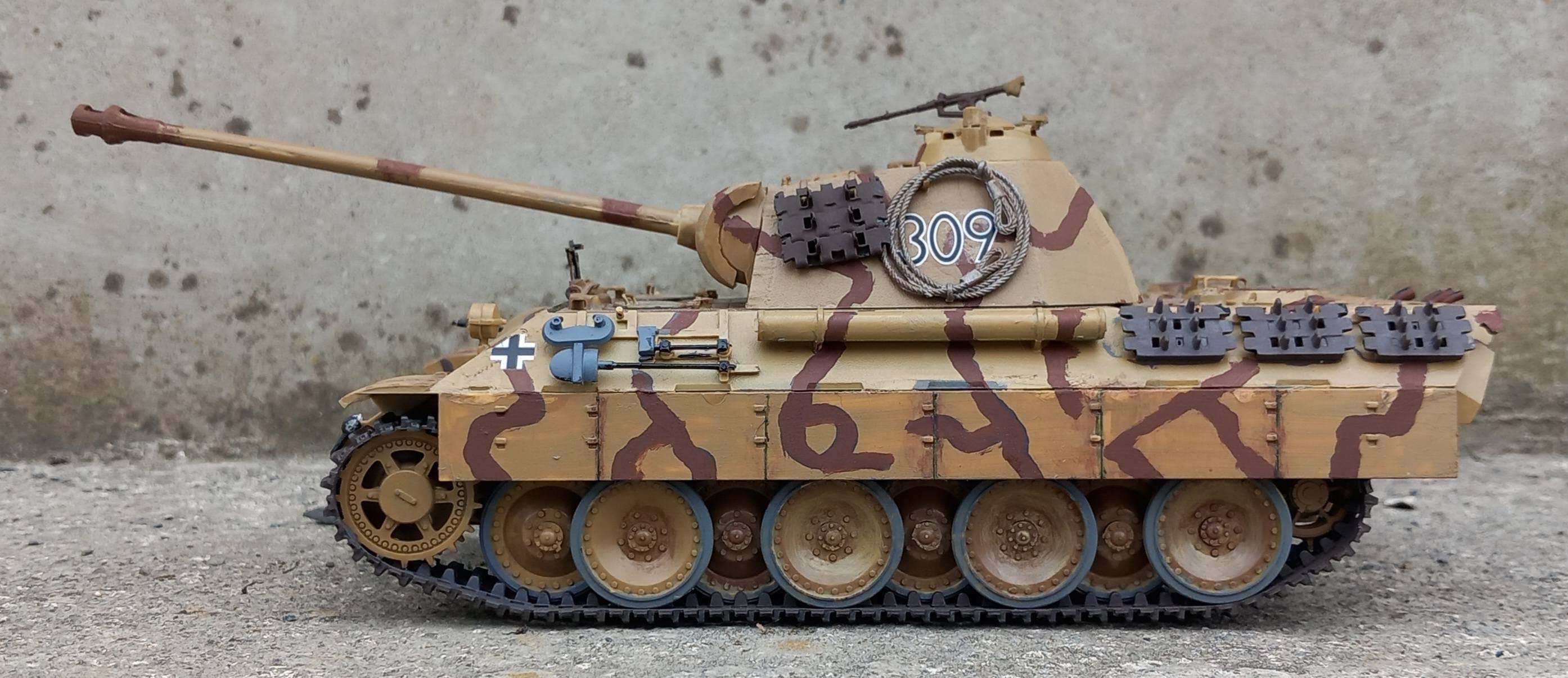 A7V Totenkopf ( Tauro Model. 1/35+ Master Box) acrylic+ oil by brush