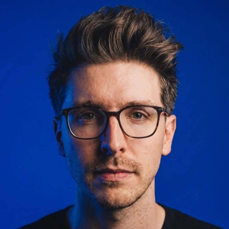 Dirk is accountant. Begin vijftig. Al jaren rugpijn. Zo lang dat het ...