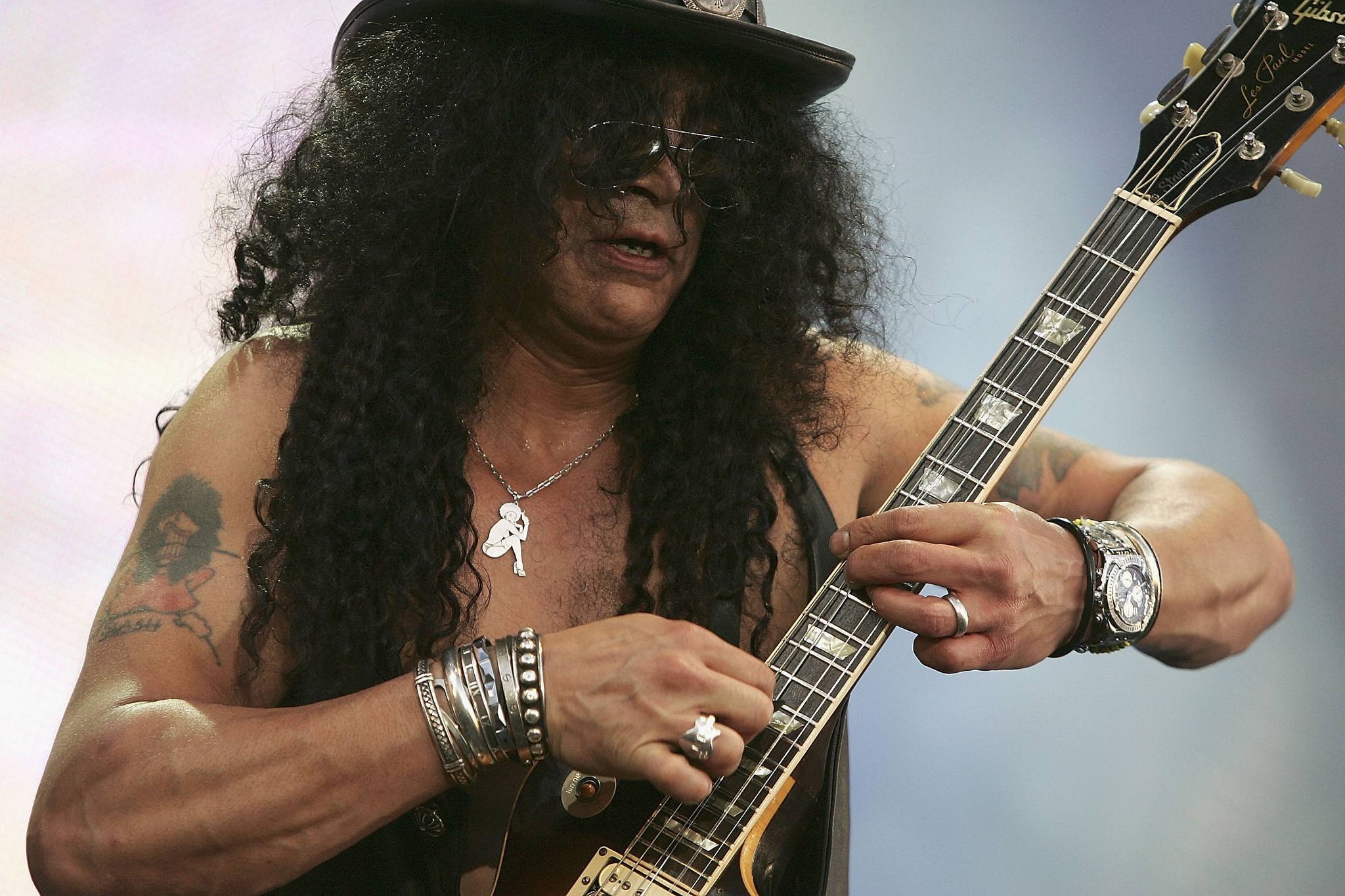 Velvet Revolver performs at Live 8 London in 2005