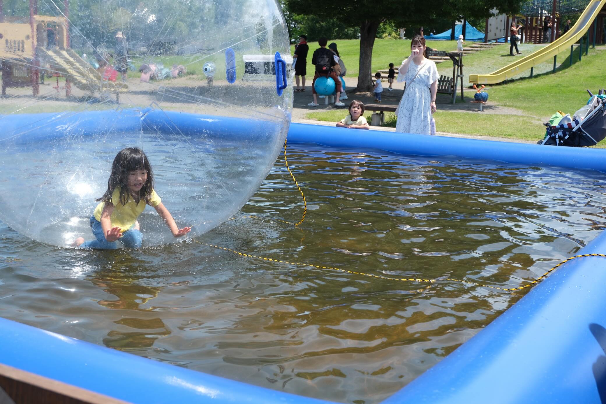 💧💦💧💦 ウォーターボールはじめました！ 透明なボールの中に入って
