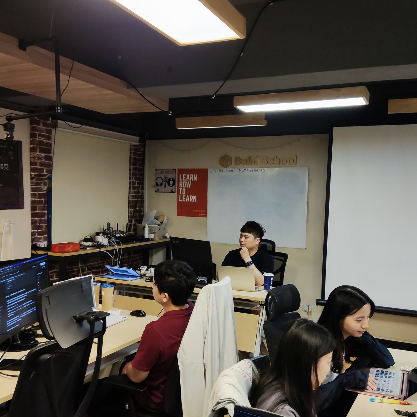 Build School - 🥂最近 JavaScript 作業開始多了~從基礎的1A2B 小遊戲開始，從熟悉... | Facebook