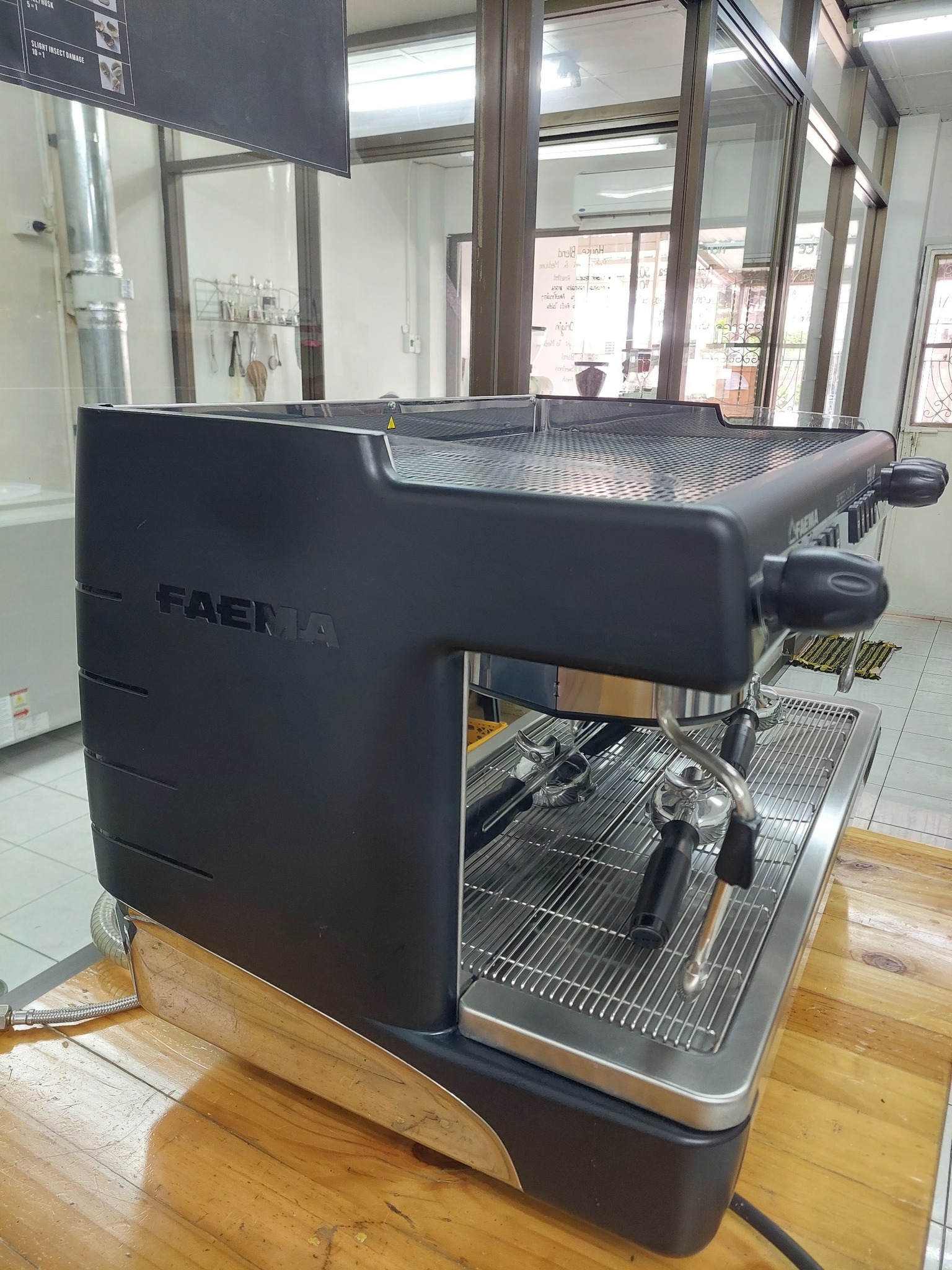 Kofe Lab ครบเครื่องเรื่องกาแฟ | Bangkok