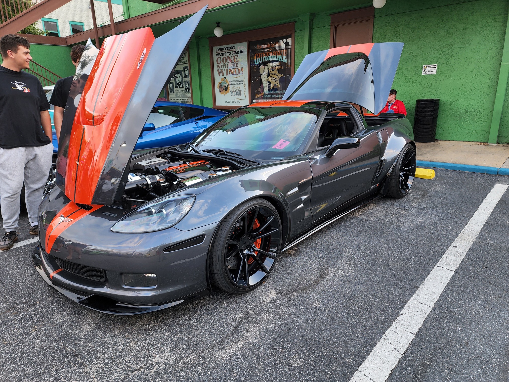 We just love the lines on the classic C6 Corvette body! How would