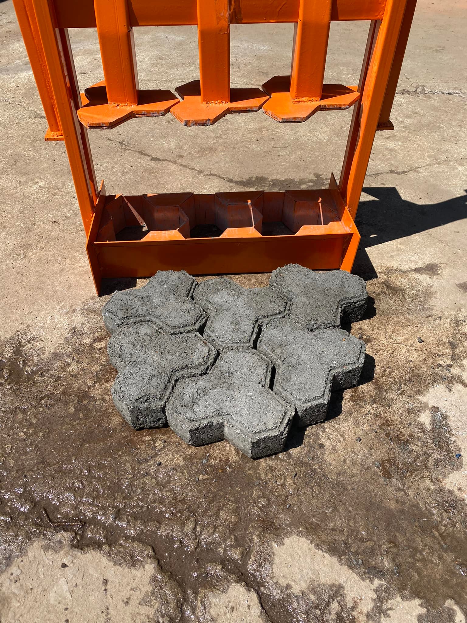 𝐒𝐢𝐧𝐠𝐥𝐞 𝐦𝐚𝐧𝐮𝐚𝐥 𝐛𝐥𝐨𝐜𝐤... - Crypt Fences & Construction limited | Facebook