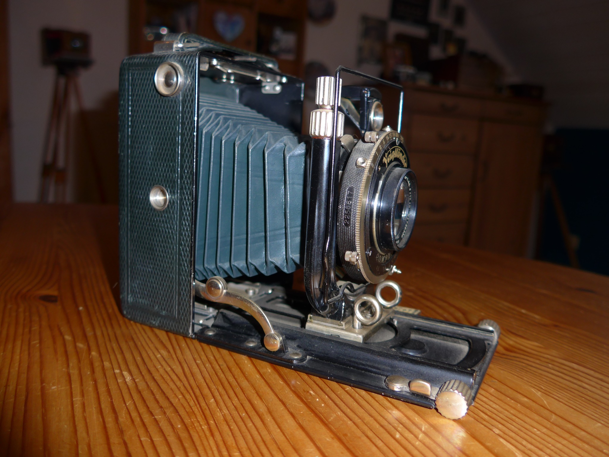 Voigtlander Bergheil camera with Plaubel Tele Makinar lens