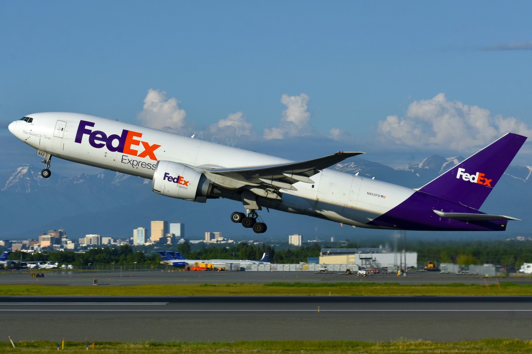 Fedex Boeing 777-200F flight details