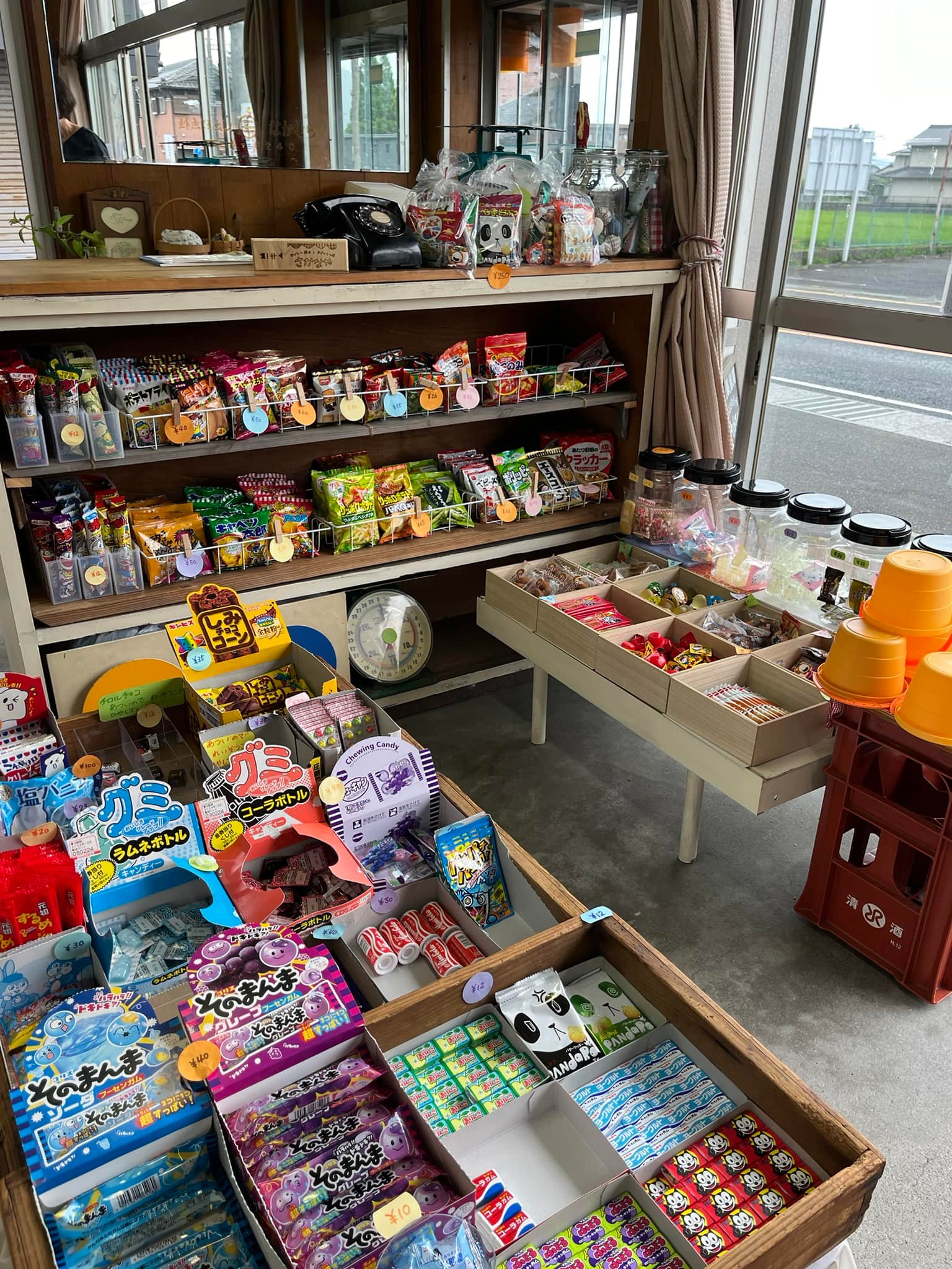 駄菓子屋という「居場所」① 伊賀市小田町 「さかなや