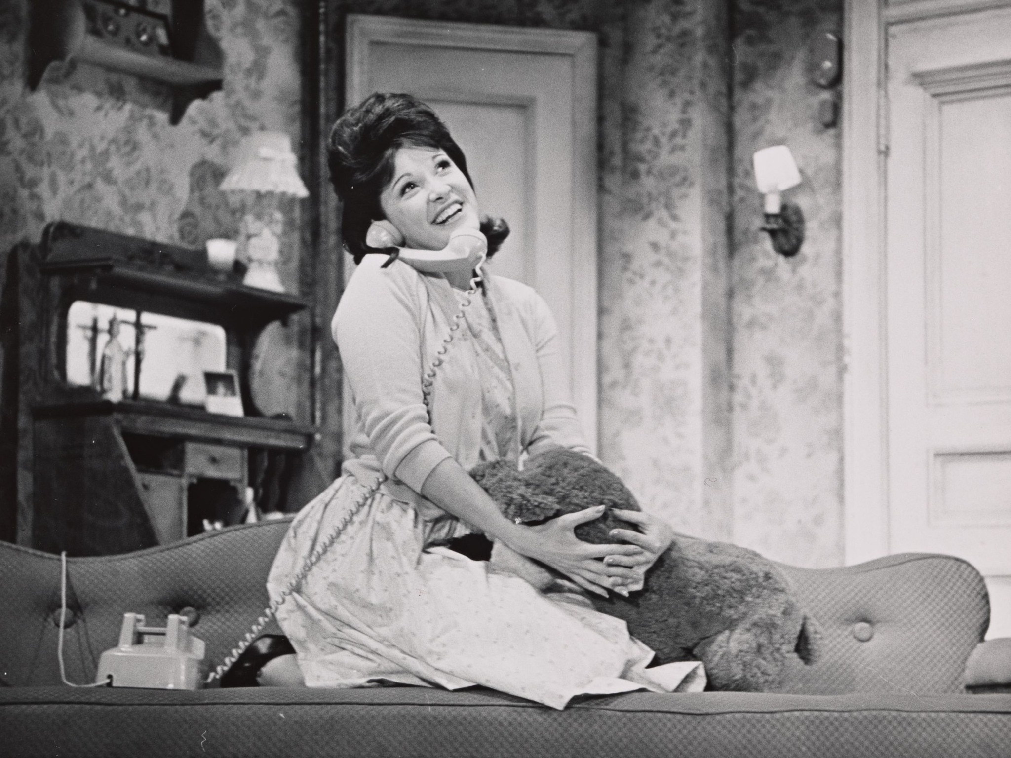 New - Linda Lavin, who died at age 87, was most known for her role in ...