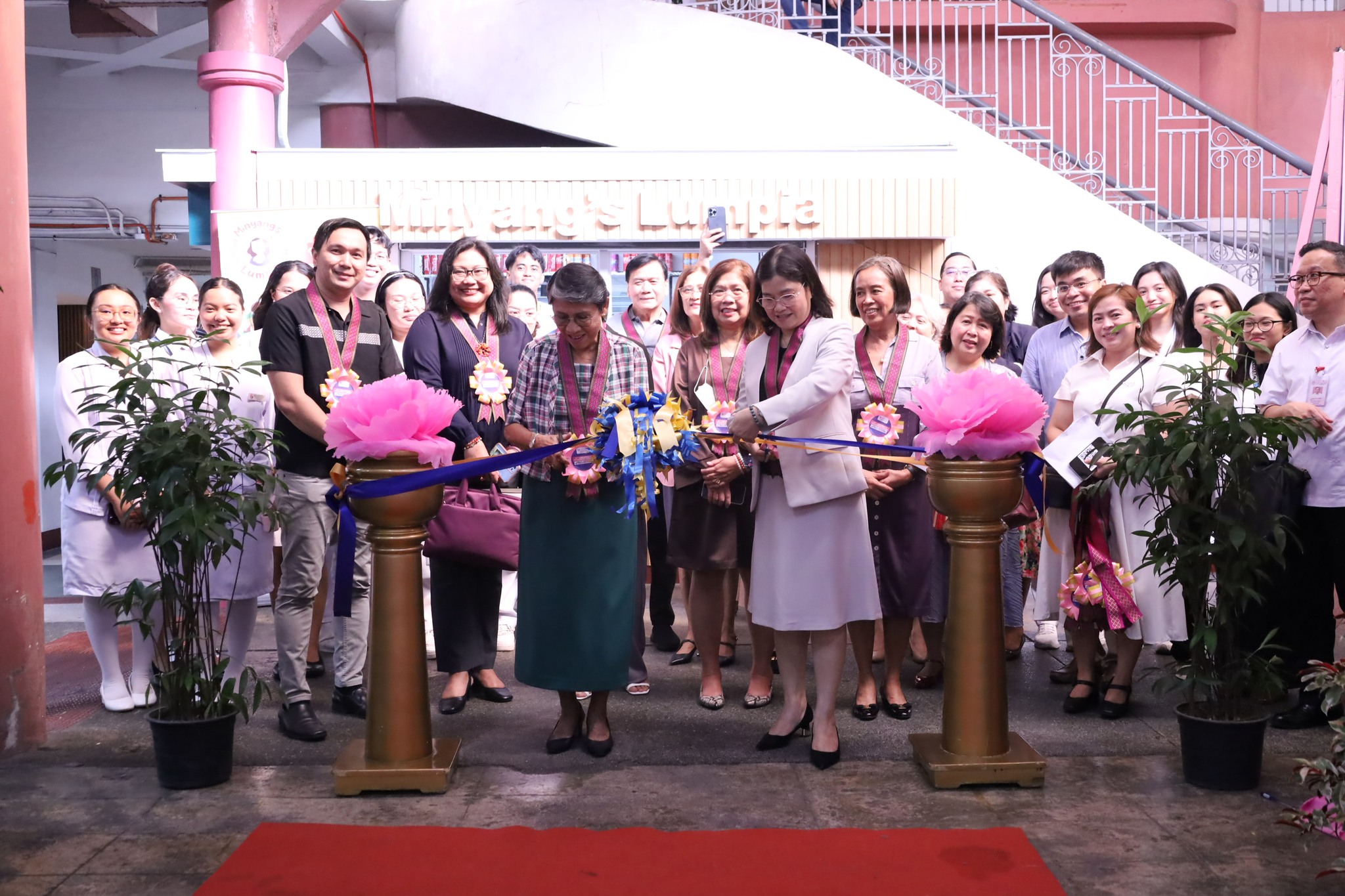 Centro Escolar... - Centro Escolar University Official