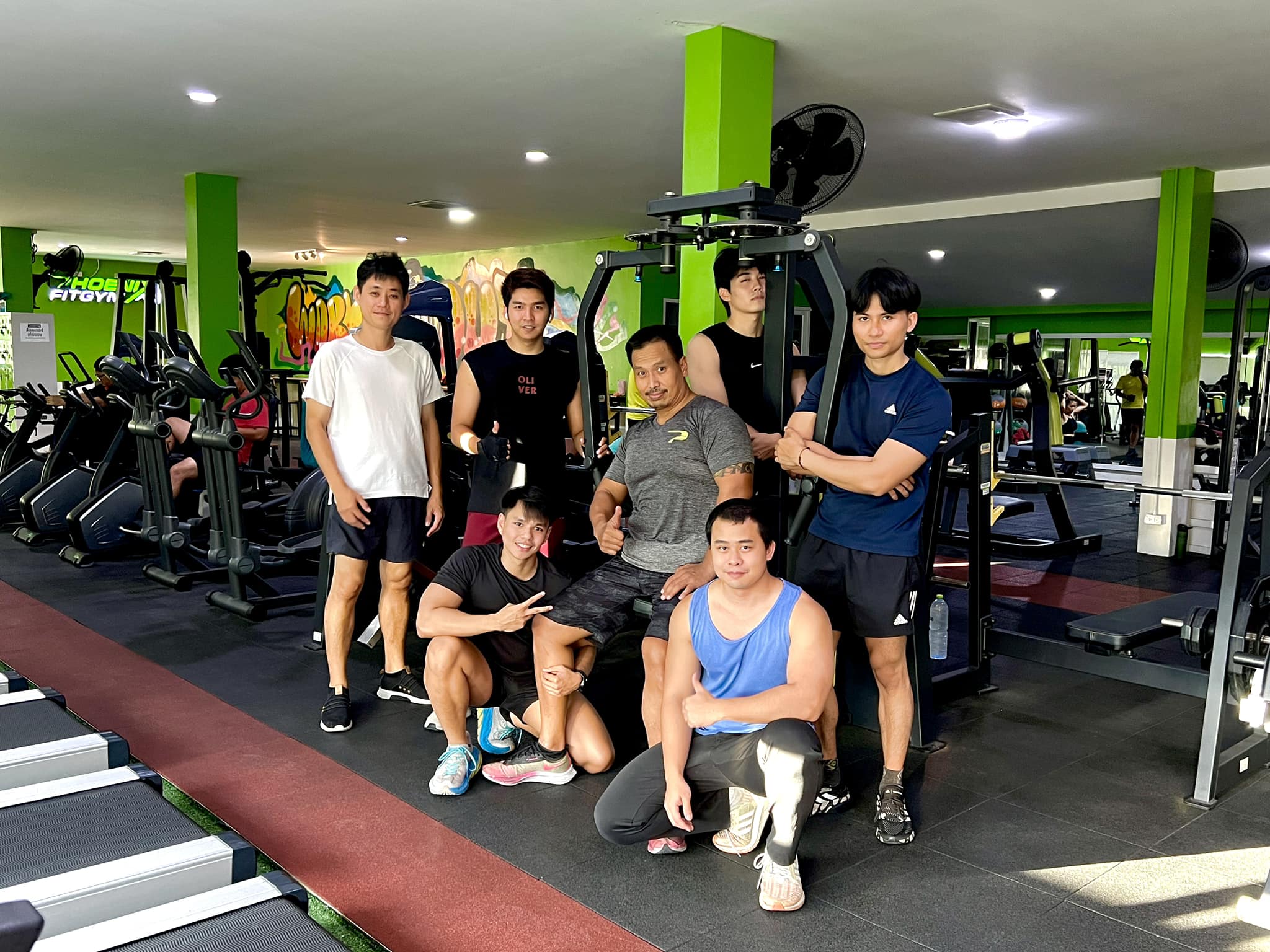 Phoenix FIT GYM - แก๊งตัวตึง ยิมนี้มีแต่รอยยิ้ม 😁...