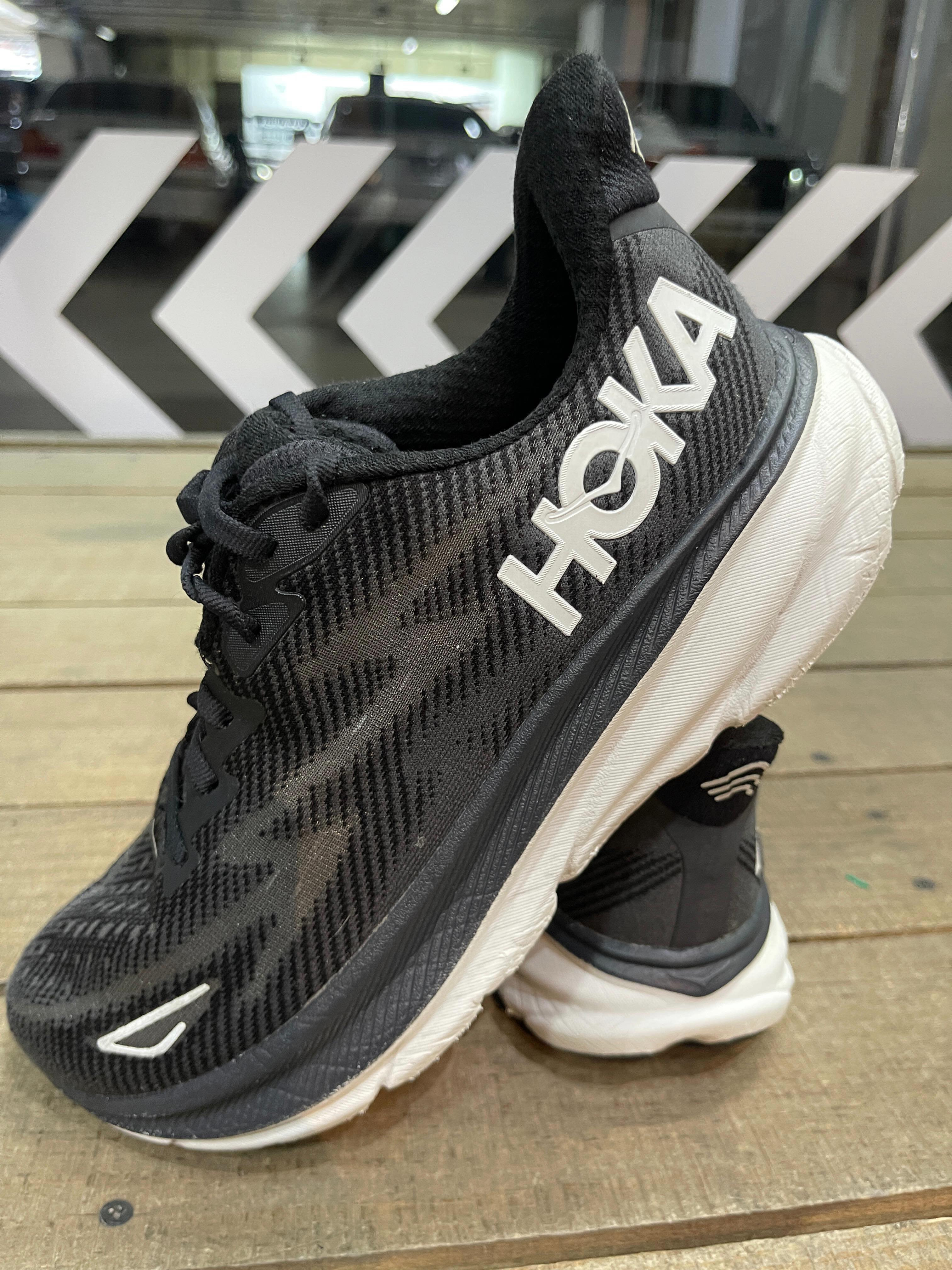 HOKA CLIFTON 9?APROVECHA? Talla: 8.5 dama/7.caballero/25.5 cm 