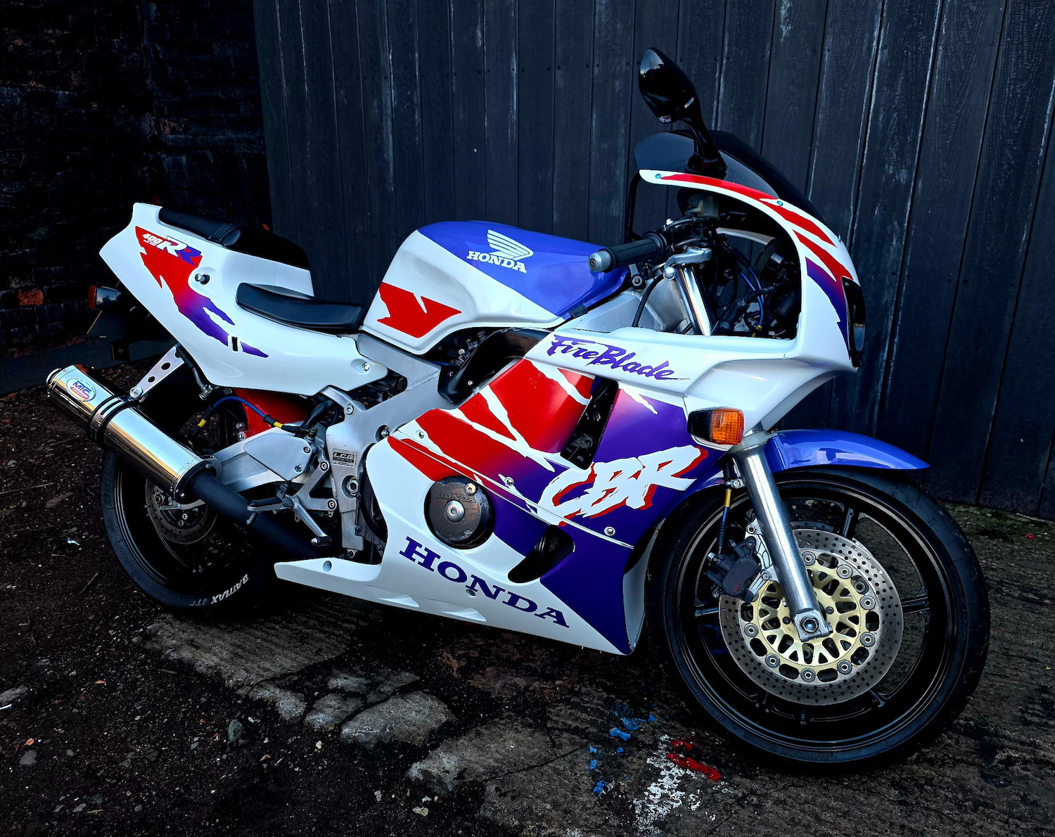 Looking for a classic ride? Check out this 1998 Honda CBR 400 RRX 
