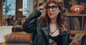AI glasses for vlogging: Hands-free video capture